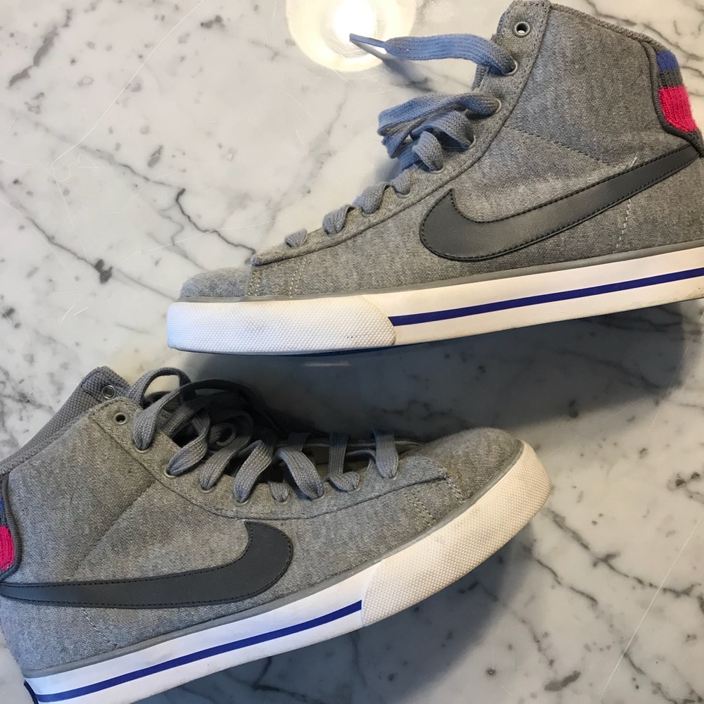 Nike Hightop tennis shoes